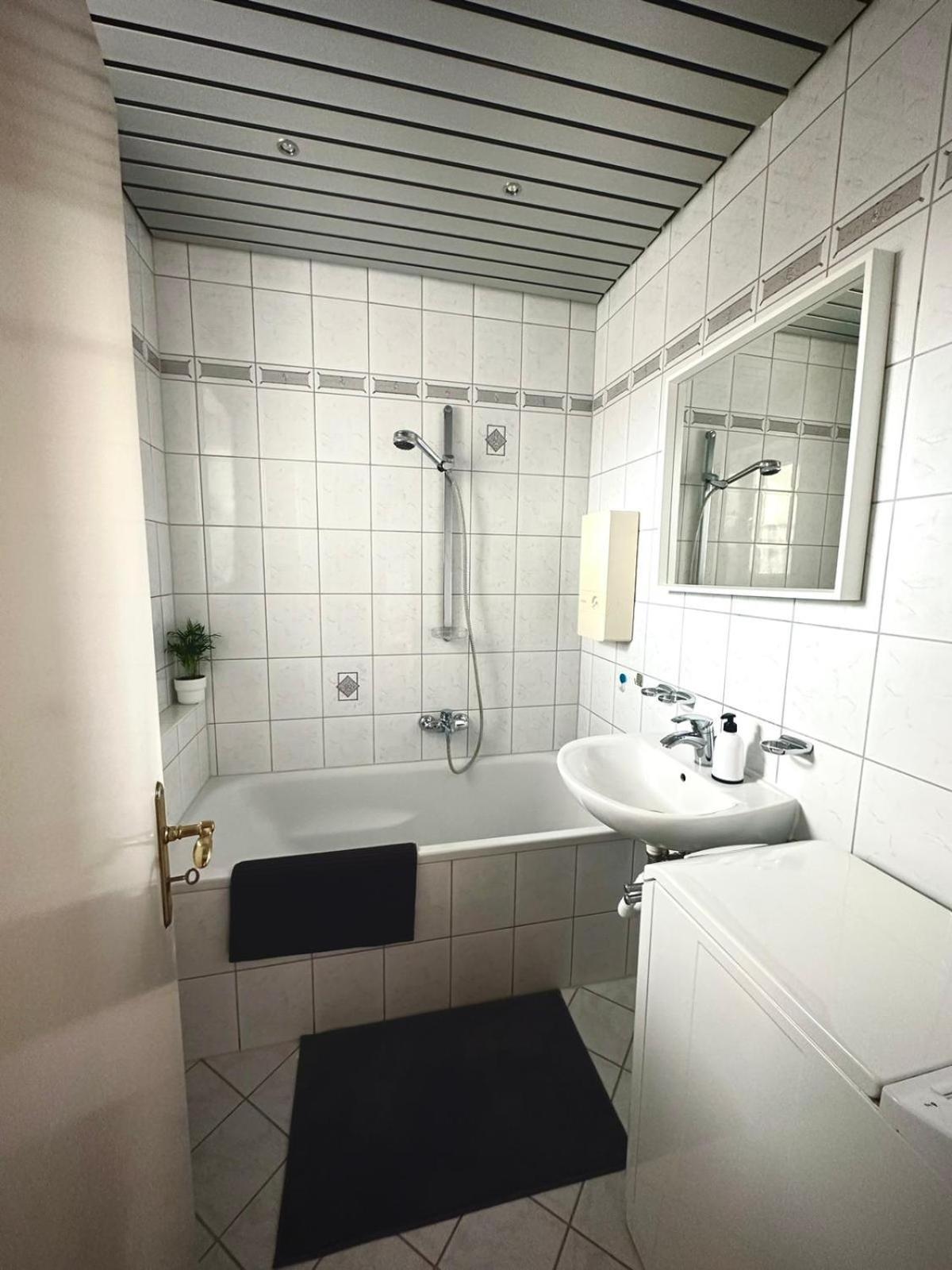 3 Zimmer-kueche- Balkon-parkplatz Fuerth